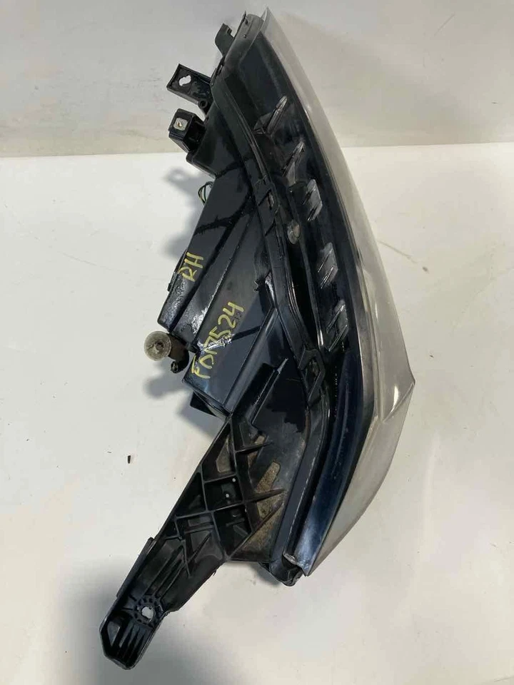 Used Right Headlight Assembly fits: 2014 Chevrolet Impala VIN 1 4th digit New St - Изображение 1 из 4