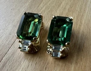Vtg Christian Dior Clip On Earrings Green Gripoix Glass Rhinestone Gold Chunky - Picture 1 of 13