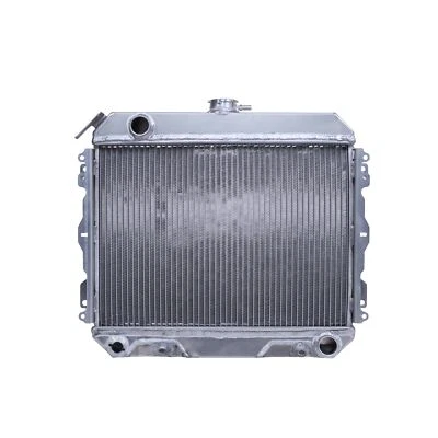 Radiador apto para Nissan 620 1975-1979 Foto 1 de 4
