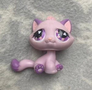 Littlest Pet Shop LPS #576 Flieder Lila Tabby Katze Kätzchen rosa Augen Kleeblatt - Bild 1 von 3