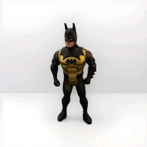 1990 Kenner Tec Shield Batman Actionfigur The Dark Knight Gold Suit ohne Cape - Bild 1 von 2