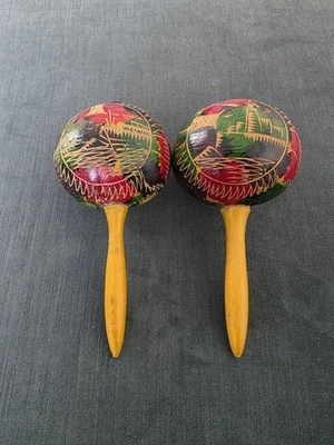 Maracas cubanas vintage 1940 madera pintada a mano Foto 1 de 2