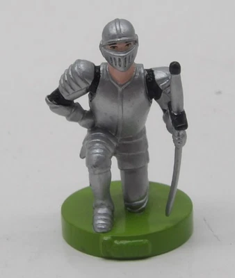 DreamWorks Shrek Ajedrez Peón Caballero Arrodillado PVC Juguete Figura Pastelera 2.25" Foto 1 de 3