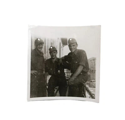 Foto - Soldat - Uniform - Infanterie Sturmabzeichen - ISA Feldmütze 2. Weltkrieg - Bild 1 von 2