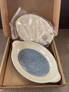 NUEVO Longaberger Cornflower Blue 13" Ovalado Panadero y HOT PAD American Craft Original - Imagen 1 de 6