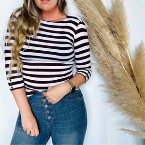 NEW YORK & CO lila pflaume weiß Streifen U-Boot-Ausschnitt Vorbereitung Knopf Tee T-Shirt Top XS - Bild 1 von 10