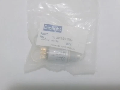 Dialight 513-0301-604 Pushbutton Switch (F11A4) - Image 1 of 4