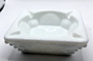 Cenicero vintage Westmoreland auténtico de vidrio de leche blanco con uvas criadas - Imagen 1 de 6