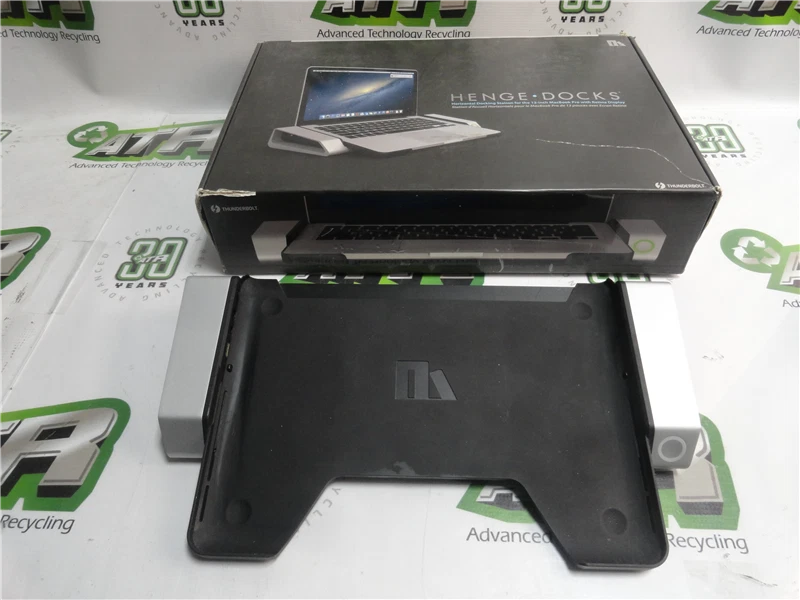 Base Henge HD02HA13MBPR para MacBook Pro Retina de 13" 2016-2020 con caja Foto 1 de 4