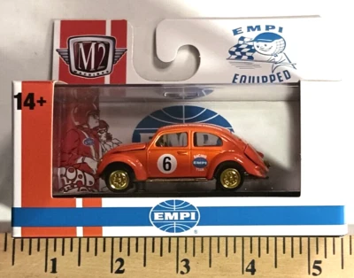 M2 Machines Chase 1956 VW Beetle Deluxe модель США EMPI - Изображение 1 из 4