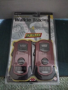 2er Pack Loud N Clear Walkie Talkie von 200 Spielzeug Metallic Neu Versiegelt - Bild 1 von 3