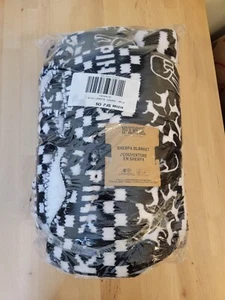 *BRAND NEW* VICTORIA'S SECRET PINK Sherpa Blanket 60 x 50 Fair Isle Black White - Picture 1 of 5