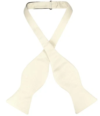 Pajarita automática Vesuvio Napoli color crema lisa para hombre Foto 1 de 3