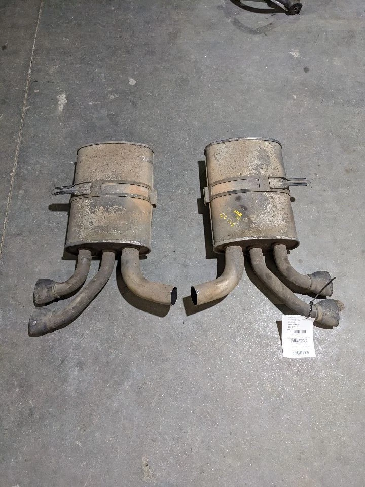 1997-2004 C5 Chevrolet Corvette Oem Exhaust Muffler Left Right Set 1176175 - Image 1 of 4