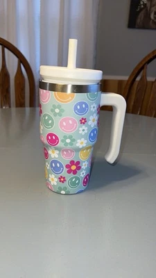 Copo à prova de derramamento infantil com tampa de palha à prova de vazamentos para crianças pequenas - Imagem 1 de 4