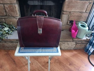 Vintage Leather Briefcase with Locking Clasp - Picture 1 of 4