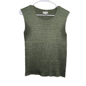Nicola Tank Top Women's Medium Green Smocked Sleeveless Solid Basic - Picture 1 of 9
