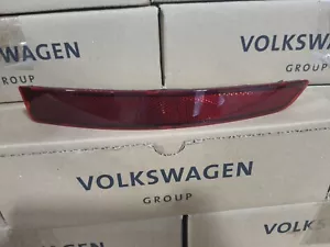 5C6945106B New Genuine VW Rear Bumper Right Pass Reflector Jetta 2015-2018 - Picture 1 of 4