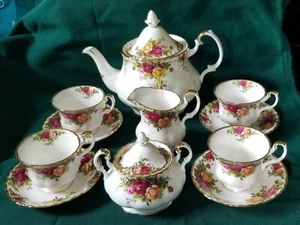 NEU ROYAL ALBERT OLD COUNTRY ROSES TEEKANNE SAHNEKÄNNCHEN ZUCKERDOSE 4 TASSEN & UNTERTASSEN - Bild 1 von 24