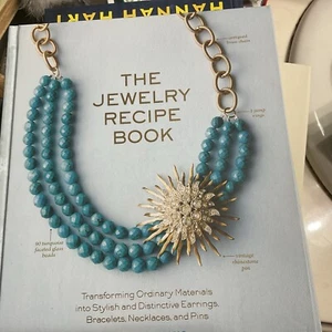 ~ CRAFT CInstruction BOOK Jewelry Yarn Rope Embroidery Shells Paper Foam - Picture 1 of 12