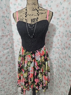 B. DARLIN, VESTIDO JÚNIOR PRETO/ROSA QUENTE POLI BL SEM MANGAS FLORAL ASY, TAMANHO 7/8 - Imagem 1 de 4