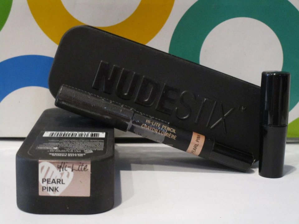 NUDESTIX ~ HI LITE PENCIL PEARL PINK ~ FULL SIZED BOXED - Image 1 of 1