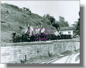 ⭕ Walt Disney 1940er Reiten auf der Lilly Belle Hinterhof Dampfeisenbahn NEU 8x10 Foto - Bild 1 von 5