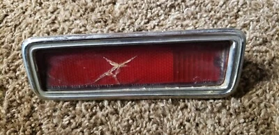 Dodge Coronet RT 1970 70 Super Bee luz de señalización lateral y carcasa trasera derecha  Foto 1 de 3