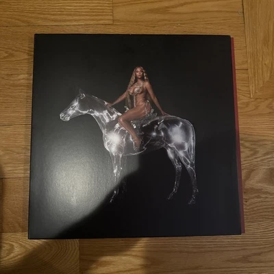 Beyonce - RENAISSANCE (180g Vinyl 2 LP + Poster + Booklet) lightly used  !!! - Image 1 of 2