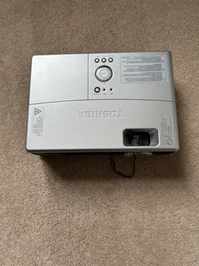 Toshiba TLP-X150 XGA Portable Projector - Zdjęcie 1 z 6