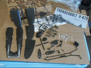 Young Model Builders Club Kit Thunderbolt P-47D British S.E. 5A - Imagen 1 de 19