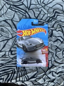 Raro! Hot Wheels 15 Mazda Mx-5 Miata allora e ora errore auto no asse posteriore 1 di 1 - Foto 1 di 6