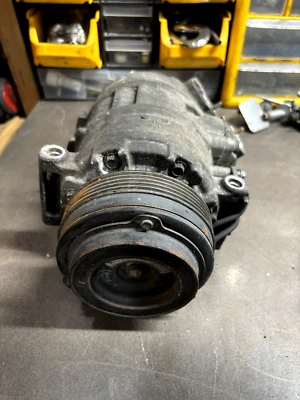 1998-2000 Bmw 528i Air Conditioning A/c Ac Compressor E39 - Image 1 of 4