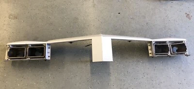 Oldsmobile Delta 88 1976 panel de cabezal delantero con carcasas de faros Donk 76 Olds Foto 1 de 4