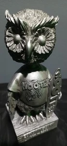 HOOTERS "OWL WITH SURFBOARD" 20TH ANNIVERSARY BOBBLEHEAD COLLECTIBLE - Picture 1 of 7