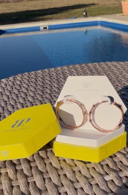 Unicornio raro 2025 - Fiesta de bombas - Pendientes - Aros - Ónix negro - Emparejado para drama Foto 1 de 2