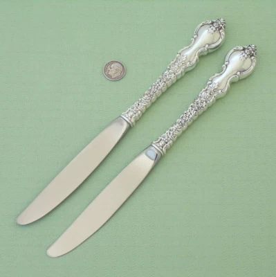 Dos 2 CUCHILLOS de Almuerzo INTERNATIONAL HH Acero Inoxidable Esterlina Du BARRY 9" Lg Foto 1 de 3