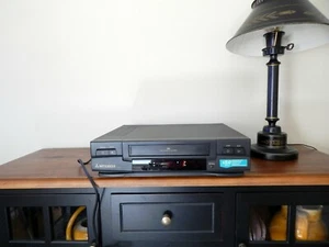 Mitsubishi HS-U110 Video Cassette Recorder VHS VCR Model 4 Head VCR Tested - Picture 1 of 5