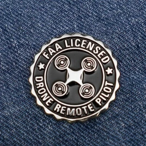 Small Silver Drone Accessories Lapel Pin FAA Licensed UAS Remote Pilot Pin 1.25" - Picture 1 of 4