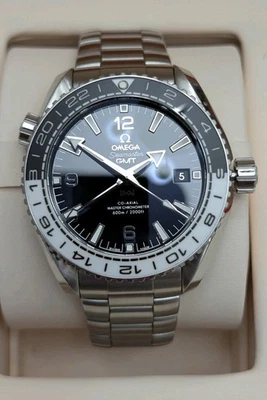 OMEGA Seamaster Planet Ocean 600M GMT “Oreo” Full Set ref. 215.30.44.22.01.001 - Image 1 of 4