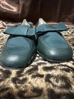 Vestido Talbots Verde Bosque Plano Sin Cordones Talla 9 Estrecho  Foto 1 de 4