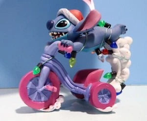 BRAND NEW 2021 DISNEY SKETCHBOOK STITCH ON A TRICYCLE WITH XMAS LIGHTS  - Imagen 1 de 5