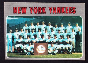 1970 TOPPS #399 NEW YORK YANKEES TEAM CARD W/BOBBY COX