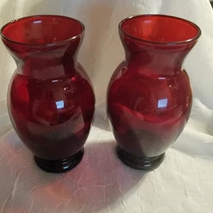 Vtg. 1950's Two Valentine Royal Ruby Red Glass Vases by Anchor Hocking USA 6.5"T - Picture 1 of 3