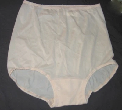 NUEVO TALLA 8 VINTAGE BALI CORTE COMPLETO CHAMPÁN NAILON SEDOSO ABUELA BRAGAS CALZONCILLOS 2633 Foto 1 de 4