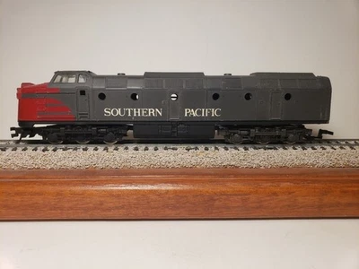 Rivarossi Krauss Maffei Diesel locomotive Southern Pacific HO - Image 1 of 4