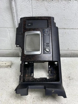 Ободок переключателя передней консоли 2015 TOYOTA LAND CRUISER черный лицевая древесина изготовитель оборудования  - Изображение 1 из 4