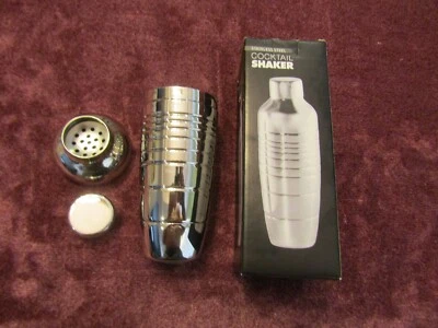 Stainless Steel 23 oz. Bartender Cocktail Shaker Mixer with Strainer 3 Piece - Image 1 of 4
