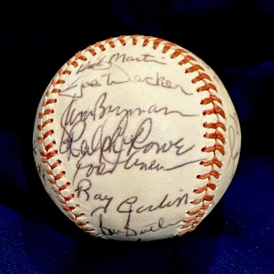 1974 Twins team signed autographed OAL ball 28 sigs Killebrew Blyleven Thompson - Image 1 of 4
