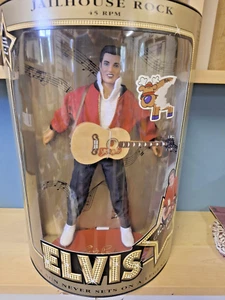 Muñeca coleccionable Hasbro 1993 Inc Elvis Presley JailHouse Rock 45 RPM - Imagen 1 de 19